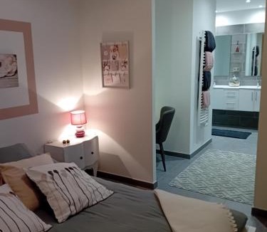 Salindres House | Chambre COSY avec Piscine Halte Pro ou Détente