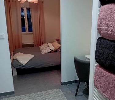 Salindres House | Chambre COSY avec Piscine Halte Pro ou Détente