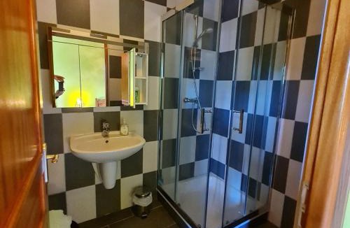 Xivry-Circourt Bed & Breakfast | Chambre cosy avec salle de jeux et terrasse, proche Belgique et Luxembourg - FR-1-584-329