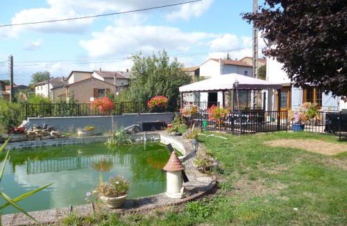 Xivry-Circourt Bed & Breakfast | Chambre cosy avec salle de jeux et terrasse, proche Belgique et Luxembourg - FR-1-584-329