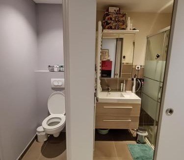 Toul House | Chambre cosy , garage sécurisé pour deux-roues
