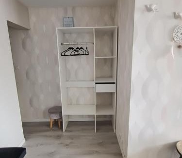 Toul House | Chambre cosy , garage sécurisé pour deux-roues