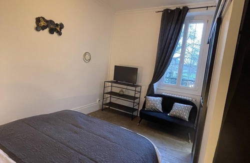 Epinac Bed & Breakfast | Chambre Cuir