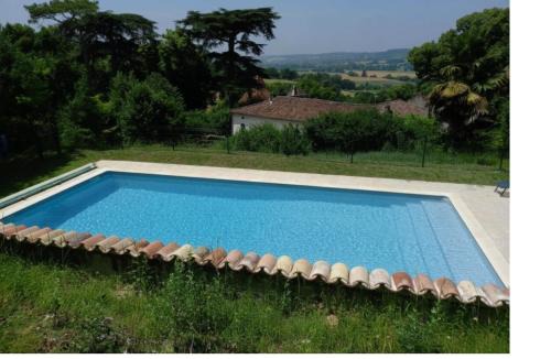 Lauzerte House | Chambre d'étape et Gîte de séjour- DomaineSalamandre-fr - Piscine, Nature, GR65 et Télétravail