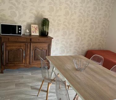 Les Chatelliers-Chateaumur House | Chambre d'amis