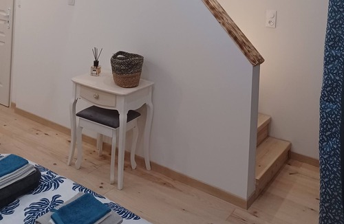 Neufmaisons Bed & Breakfast | chambre d'Emma à 6 km du lac de pierre percée