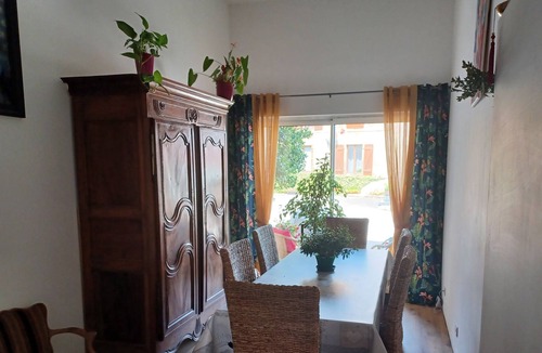 Neufmaisons Bed & Breakfast | chambre d'Emma à 6 km du lac de pierre percée