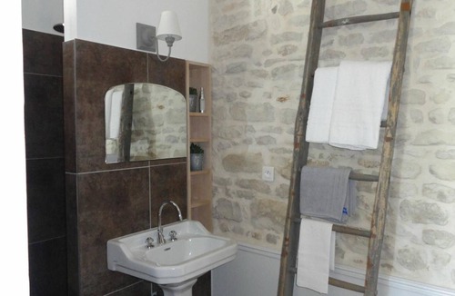 Saint-Saturnin-du-Bois Bed & Breakfast | Chambre d'hôtes Les 2 Madeleine