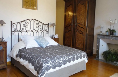 Saint-Saturnin-du-Bois Bed & Breakfast | Chambre d'hôtes Les 2 Madeleine