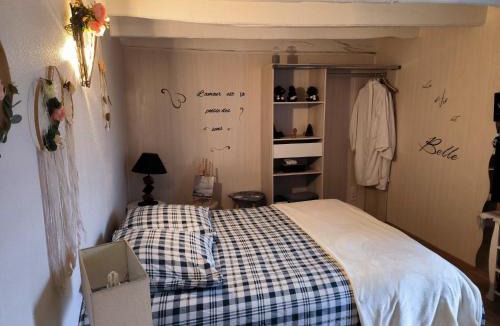 Miniac-Morvan House | chambre d'hôte naturiste chez Mika