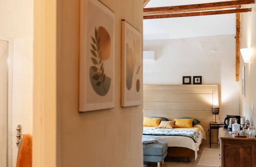 Pont-Saint-Esprit House | Chambre d'hôtes Bassin - Provence Occitane