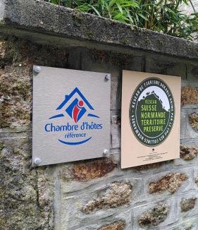 Athis-Val de Rouvre Bed & Breakfast | Chambre d'hôtes Côté Jardin