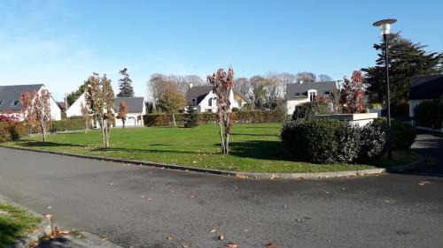Jullouville Bed & Breakfast | Chambre d'hôtes - La Maison de Jane
