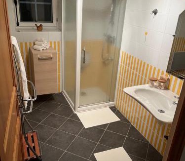 Saint-Remy-du-Plein House | Chambre d'hôte avec Charme et Jardin