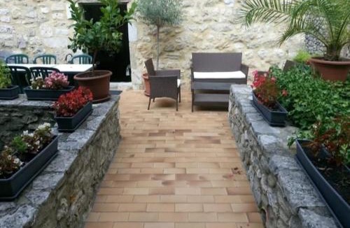 Labastide-de-Virac Bed & Breakfast | Chambre d hôtes labastide de virac