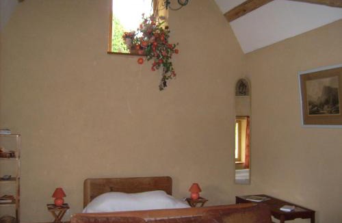 Le Pin-la-Garenne Bed & Breakfast | Chambre d'hôte au domaine de la Miottiere
