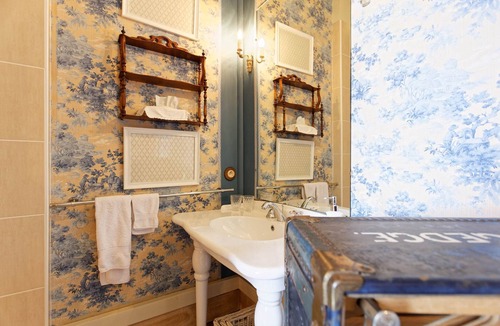 Marssac-sur-Tarn Apartment | Chambre d'hôtes Bleue