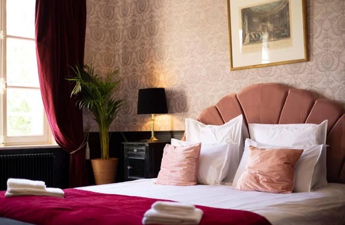 Quesnoy-le-Montant Bed & Breakfast | Chambre d'hôtes Sarah - Château Le Bas Bleu