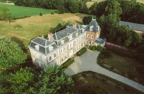 Quesnoy-le-Montant Bed & Breakfast | Chambre d'hôtes Sarah - Château Le Bas Bleu
