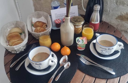 Louzignac Apartment | Chambre D'hôte "La Boutonne"