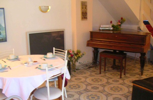 Dinan Bed & Breakfast | Chambre d'hôte Priory-View Dinan