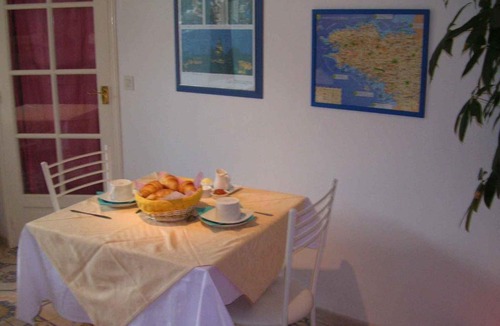 Dinan Bed & Breakfast | Chambre d'hôte Priory-View Dinan