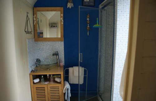 Verlinghem Bed & Breakfast | Chambre d'hôtes Élevage' chemin noir