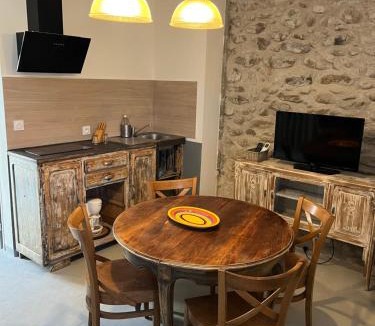 Prades Bed & Breakfast | Chambre d hôtes Atelier de Jean Paul