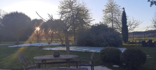 Meyronne Bed & Breakfast | Chambre d'hôtes Au Picatal