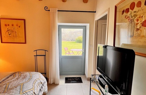 Saint-Medard Bed & Breakfast | Chambre d'Hôtes Côté Jardin