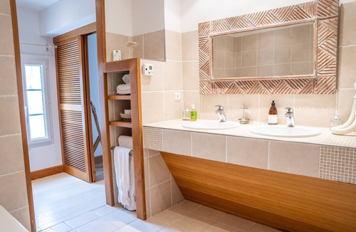 Lussac Bed & Breakfast | Chambre D'hôtes Château de Lussac