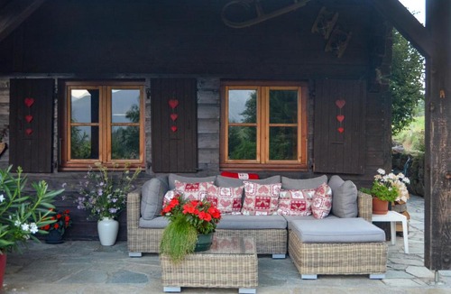 Thones Bed & Breakfast | Chambre d'hôtes Chalet des Burdines