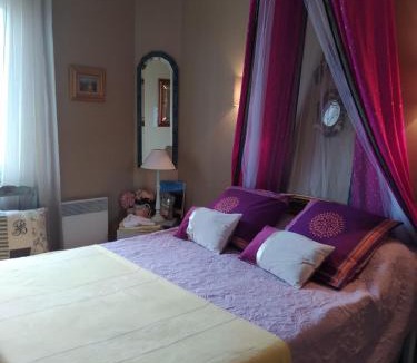 Lacrouzette Bed & Breakfast | Chambre d'hôtes chez Claude Bardou