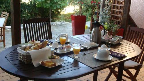 Montbrison Bed & Breakfast | Chambre d'Hôtes des Lys