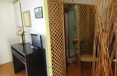 Crezancy-en-Sancerre Bed & Breakfast | Chambre d'hôtes Ermitage Saint Romble