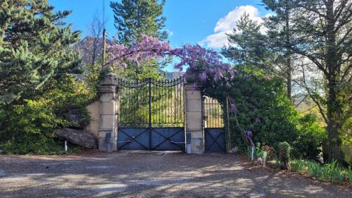 Lardier-et-Valenca Bed & Breakfast | Chambre d'hôtes La Citadelle