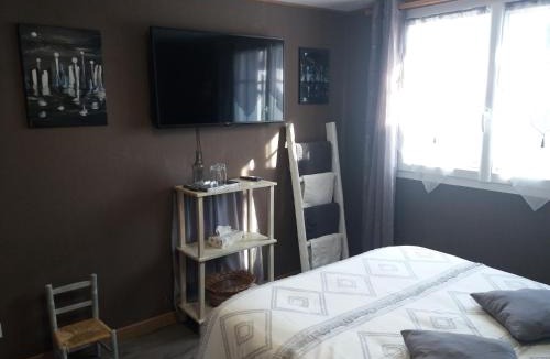 Laval Bed & Breakfast | Chambre d'Hôtes Hola