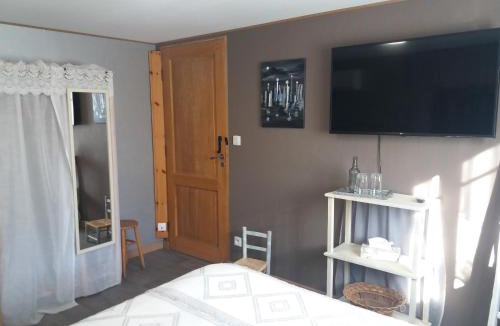 Laval Bed & Breakfast | Chambre d'Hôtes Hola