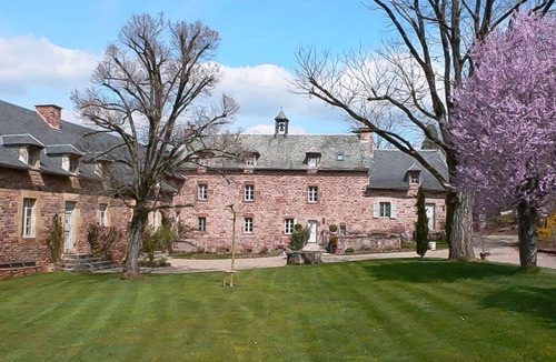 Bessuejouls House | Chambre d'hôtes Ivoirine