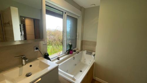 Segrie-Fontaine Bed & Breakfast | Chambre d hôtes le 23