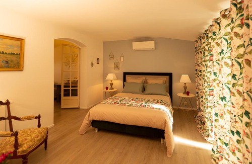 Roquemaure Bed & Breakfast | Chambre d'Hôtes La Courbe