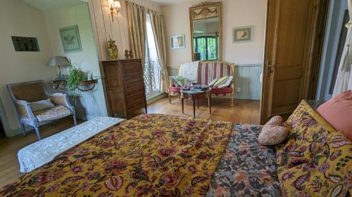 Pons Bed & Breakfast | Chambre d'Hôtes La Grenade Bleue
