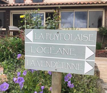 Les Herbiers House | Chambre d´hôtes La Jonchère