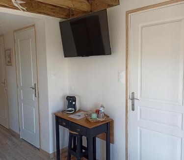 Saint-Menoux Bed & Breakfast | Chambre d'hôtes La Tuilerie