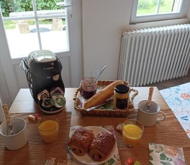 Saint-Menoux Bed & Breakfast | Chambre d'hôtes La Tuilerie