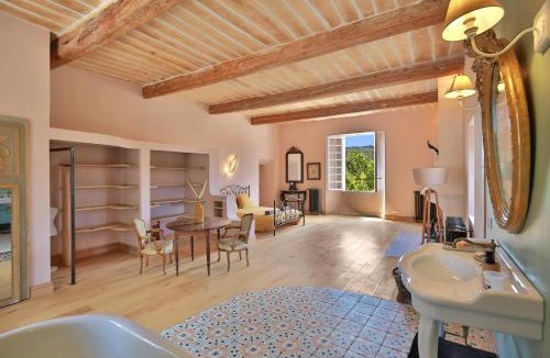 Callian Bed & Breakfast | Chambre d'hôtes Les Temps Heureux