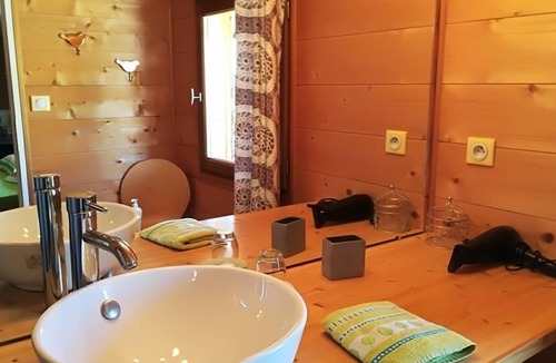 Arzens Bed & Breakfast | Chambre d'Hôtes Neptune Wood