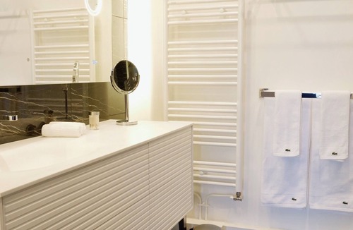 Sainte-Anne - Zone portuaire Bed & Breakfast | Chambre D'hôtes sur île de Nantes