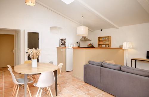 Pont-Saint-Esprit House | Chambre d'hote l'Oranger - Provence Occitane