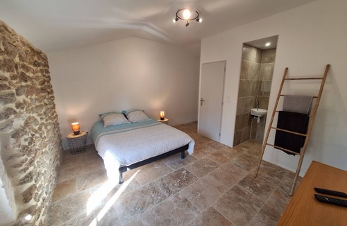 Suze-la-Rousse Bed & Breakfast | Chambre D.hote à la Ferme